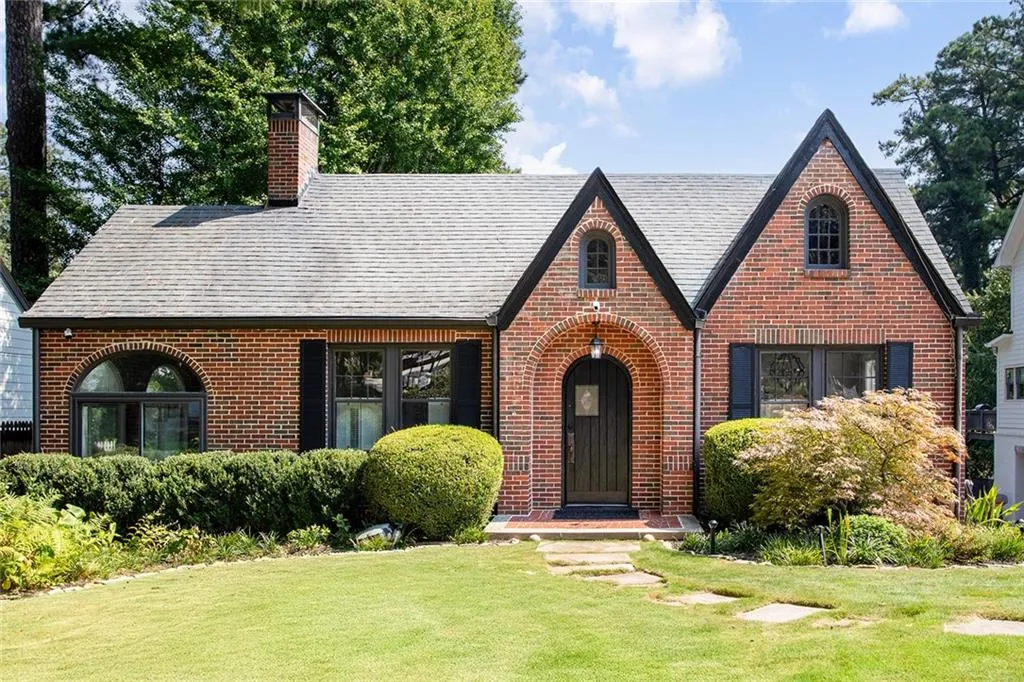 557 E Wesley Road, Atlanta, Georgia 30305, 5 Bedrooms Bedrooms, ,3 BathroomsBathrooms,Residential,For Sale,557 E Wesley Road,7656328