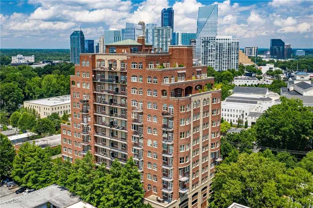 3180 Mathieson Drive Ne Unit 1010, Atlanta, Georgia 30305, 1 Bedroom Bedrooms, ,2 BathroomsBathrooms,Residential,For Sale,3180 Mathieson Drive Ne Unit 1010,7657727