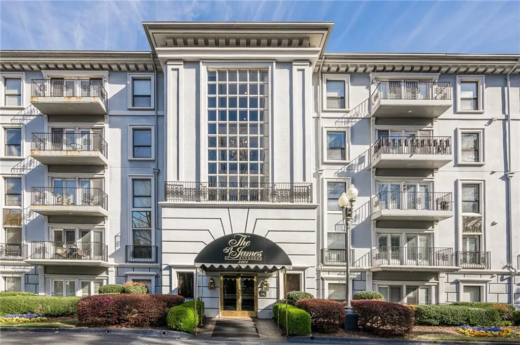 3203 Lenox Road Ne Unit 32, Atlanta, Georgia 30324, 1 Bedroom Bedrooms, ,1 BathroomBathrooms,Residential,For Sale,3203 Lenox Road Ne Unit 32,7659001
