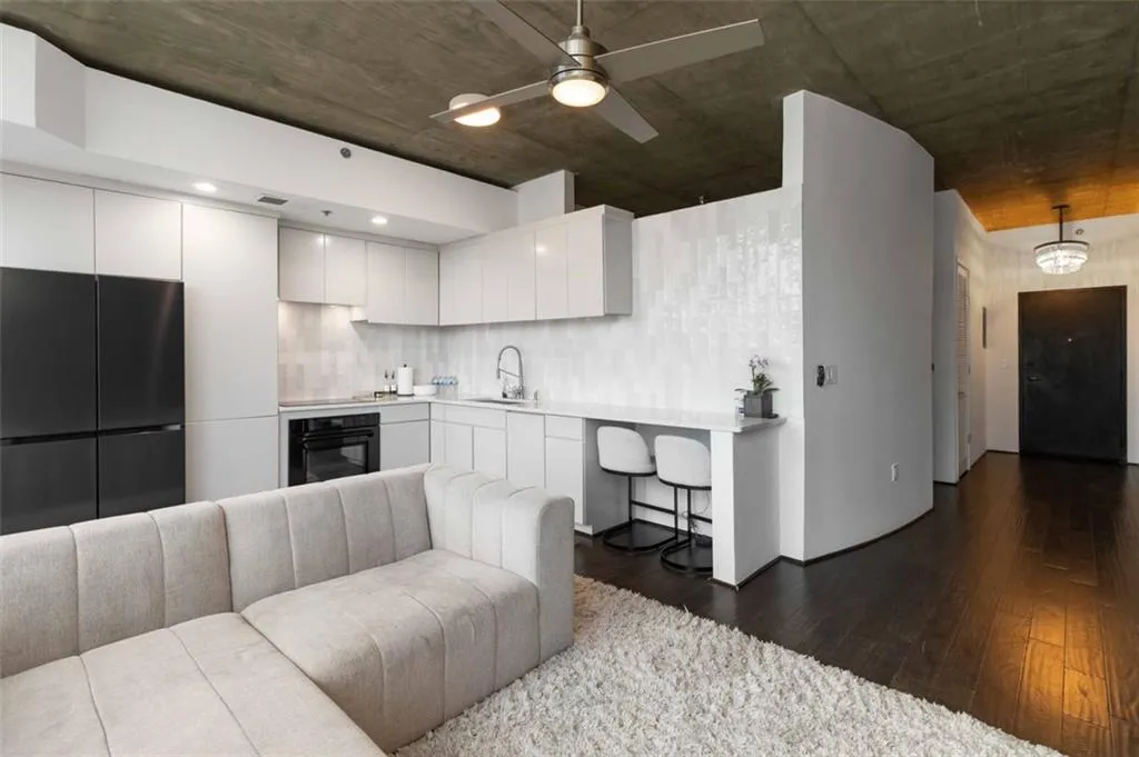 3224 Ne Peachtree Road Unit 815, Atlanta, Georgia 30326, 1 Bedroom Bedrooms, ,1 BathroomBathrooms,Residential,For Sale,3224 Ne Peachtree Road Unit 815,7659634