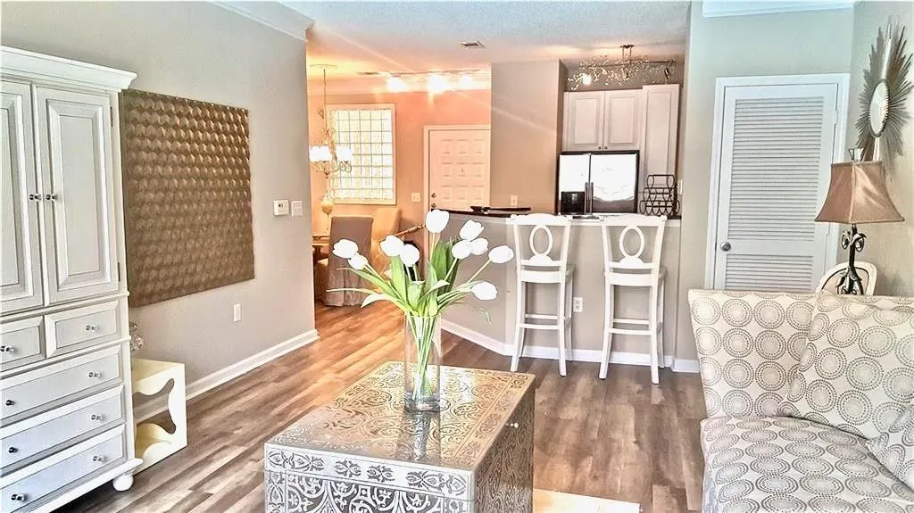 10 Perimeter Summit Boulevard Ne Unit 4240, Atlanta, Georgia 30319, 1 Bedroom Bedrooms, ,1 BathroomBathrooms,Residential,For Sale,10 Perimeter Summit Boulevard Ne Unit 4240,7660248