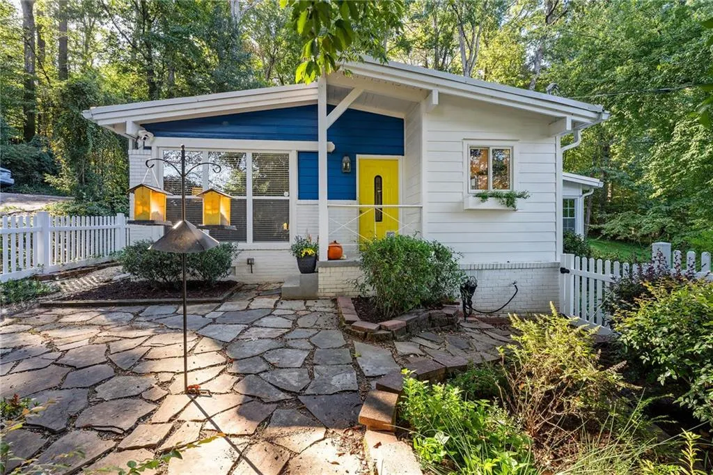2632 Defoors Ferry Road Nw, Atlanta, Georgia 30318, 2 Bedrooms Bedrooms, ,2 BathroomsBathrooms,Residential,For Sale,2632 Defoors Ferry Road Nw,7661159