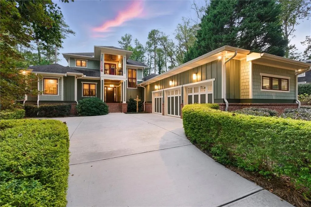 1271 Roxboro Drive Ne, Atlanta, Georgia 30324, 6 Bedrooms Bedrooms, ,5 BathroomsBathrooms,Residential,For Sale,1271 Roxboro Drive Ne,7660864