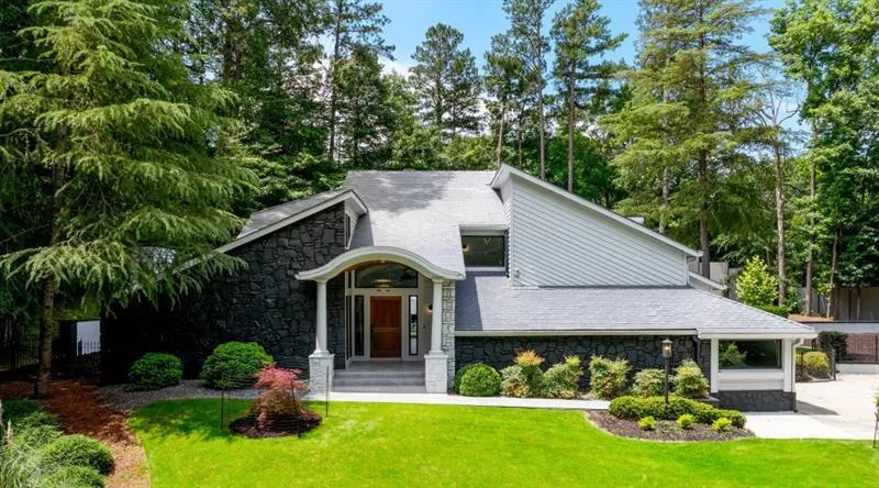 4070 Whitewater Creek Road, Atlanta, Georgia 30327, 5 Bedrooms Bedrooms, ,4 BathroomsBathrooms,Residential,For Sale,4070 Whitewater Creek Road,7661716