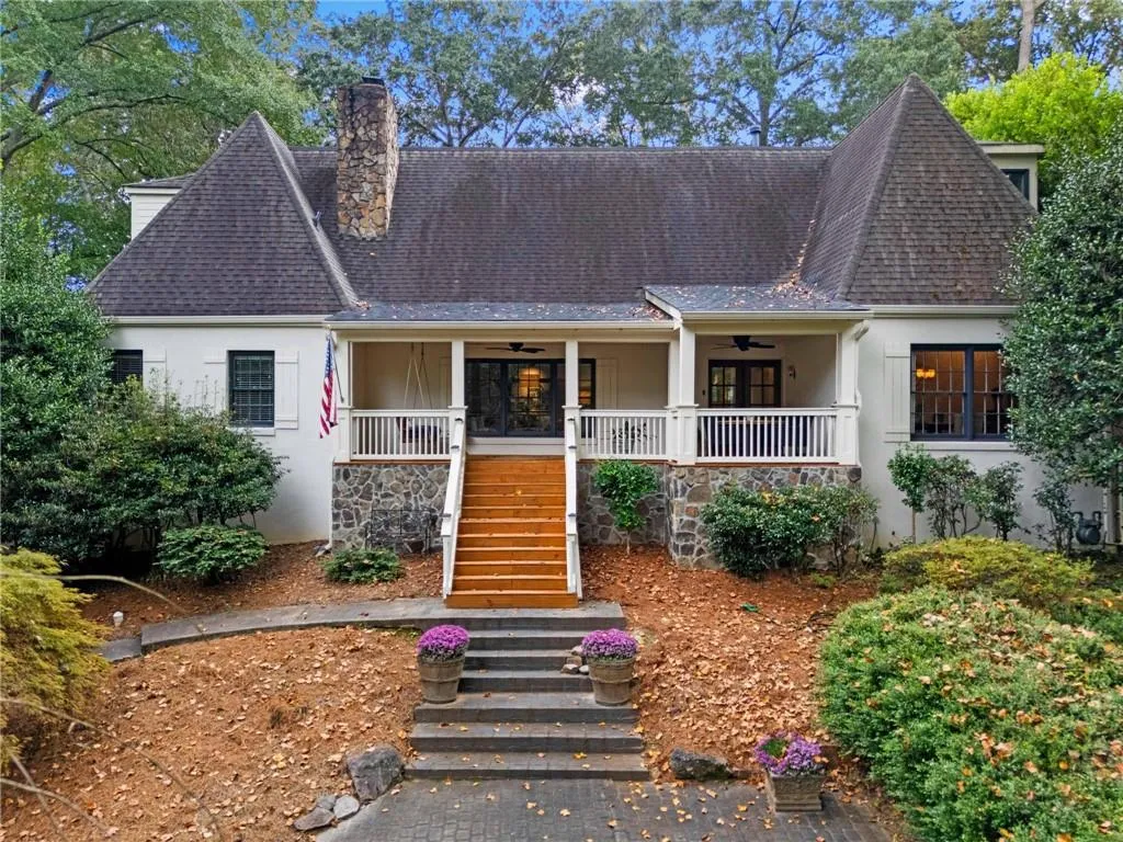 937 Buckingham Circle Nw, Atlanta, Georgia 30327, 6 Bedrooms Bedrooms, ,4 BathroomsBathrooms,Residential,For Sale,937 Buckingham Circle Nw,7659381