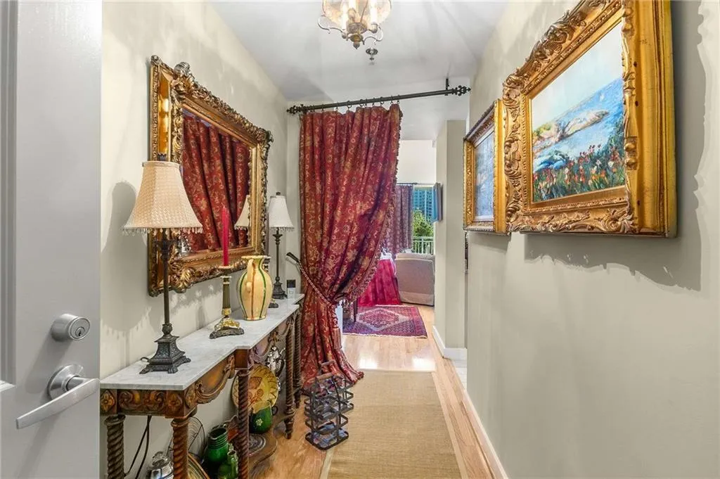 3338 Peachtree Road Ne Unit 407, Atlanta, Georgia 30326, 2 Bedrooms Bedrooms, ,2 BathroomsBathrooms,Residential,For Sale,3338 Peachtree Road Ne Unit 407,7662475