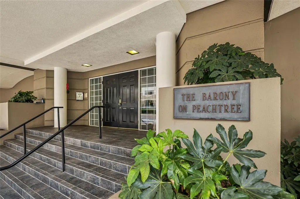 2499 Peachtree Road Ne Unit 406, Atlanta, Georgia 30305, 2 Bedrooms Bedrooms, ,2 BathroomsBathrooms,Residential,For Sale,2499 Peachtree Road Ne Unit 406,7662549
