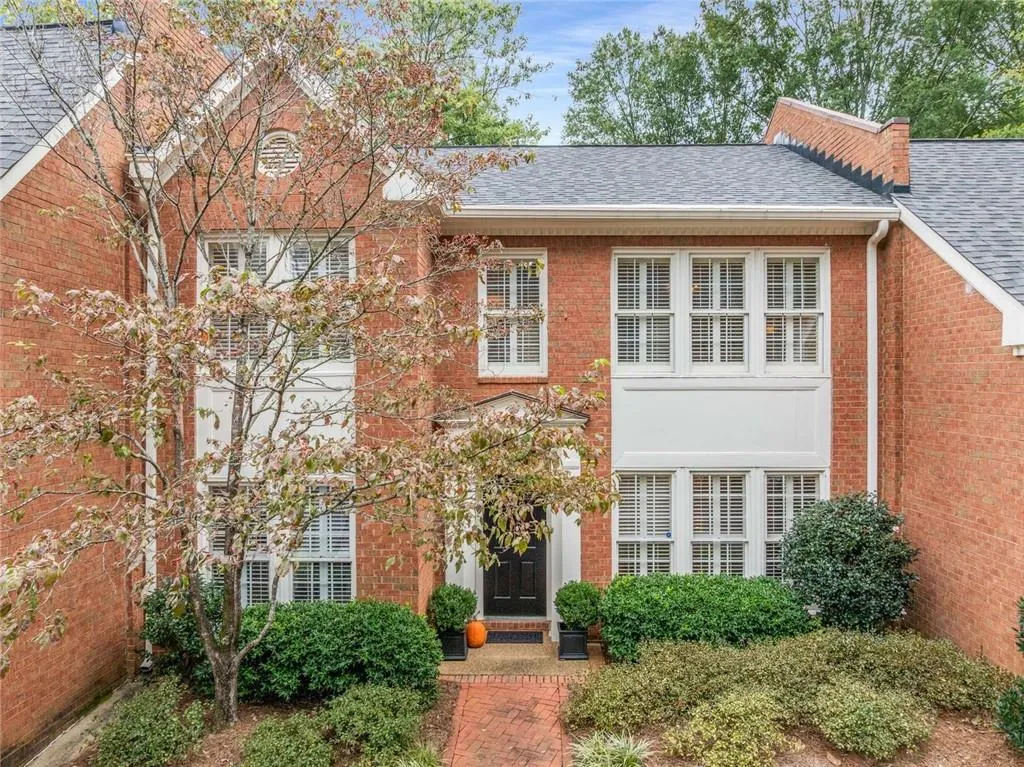 3075 Howell Mill Road Nw Unit 6, Atlanta, Georgia 30327, 3 Bedrooms Bedrooms, ,2 BathroomsBathrooms,Residential,For Sale,3075 Howell Mill Road Nw Unit 6,7664031