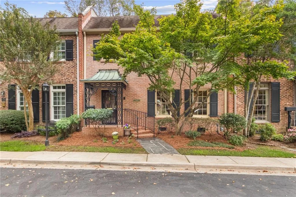 3482 Paces Place Nw Unit 3482, Atlanta, Georgia 30327, 3 Bedrooms Bedrooms, ,3 BathroomsBathrooms,Residential,For Sale,3482 Paces Place Nw Unit 3482,7663845