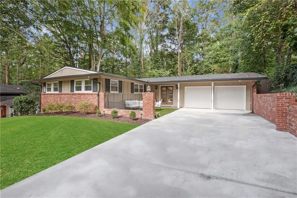 1572 Bubbling Creek Road Ne, Brookhaven, Georgia 30319, 3 Bedrooms Bedrooms, ,2 BathroomsBathrooms,Residential,For Sale,1572 Bubbling Creek Road Ne,7663262