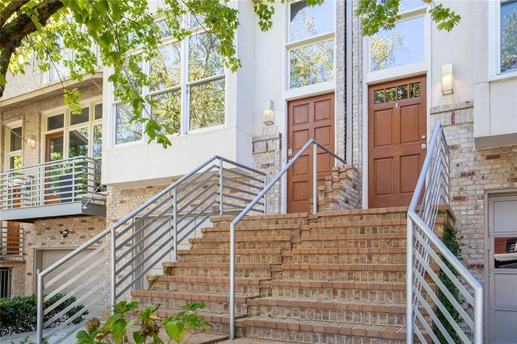 1333 Peachtree View Ne, Brookhaven, Georgia 30319, 2 Bedrooms Bedrooms, ,2 BathroomsBathrooms,Residential,For Sale,1333 Peachtree View Ne,7666688