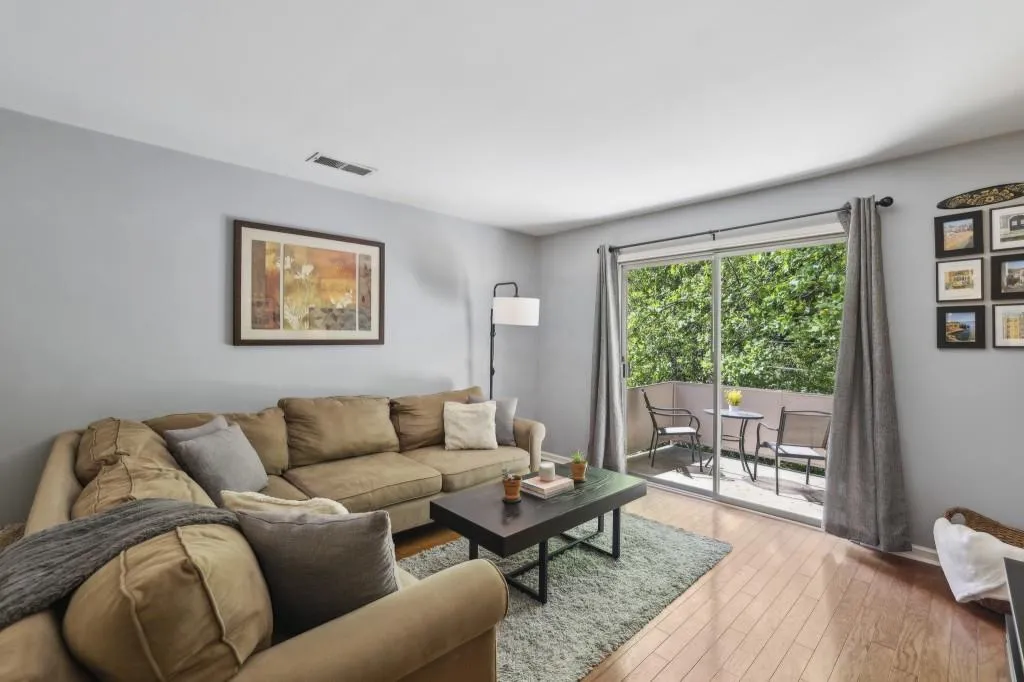 5400 Roswell Unit H5, Atlanta, Georgia 30342, 2 Bedrooms Bedrooms, ,1 BathroomBathrooms,Residential,For Sale,5400 Roswell Unit H5,7666964