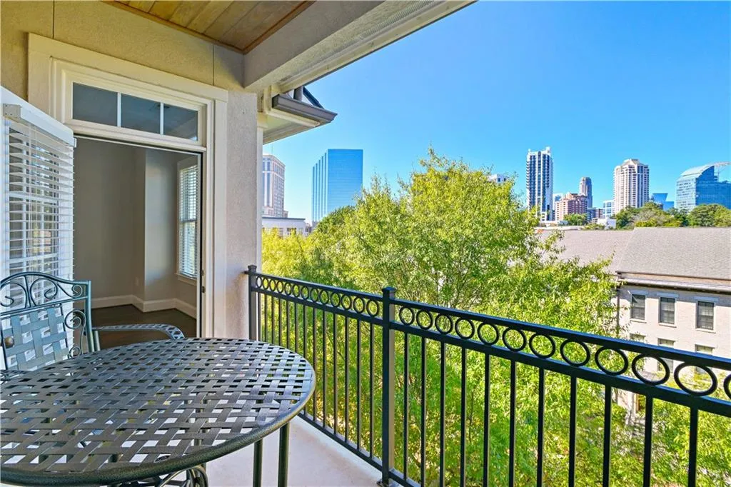 3635 E Paces Circle Ne Unit 1410, Atlanta, Georgia 30326, 1 Bedroom Bedrooms, ,1 BathroomBathrooms,Residential,For Sale,3635 E Paces Circle Ne Unit 1410,7666835