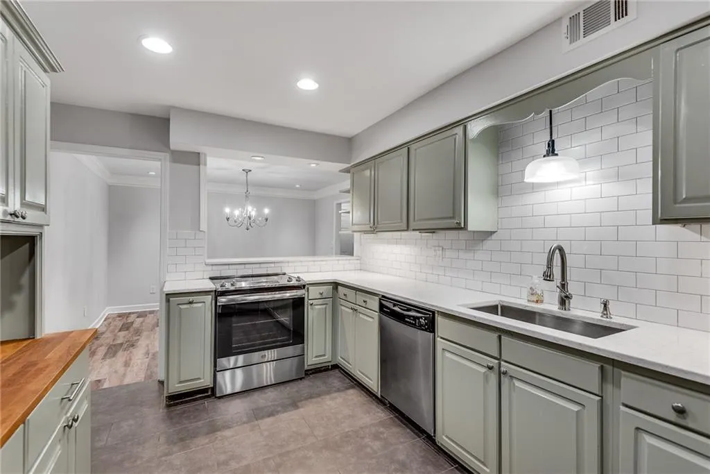 138 Elysian Way Nw, Atlanta, Georgia 30327, 2 Bedrooms Bedrooms, ,2 BathroomsBathrooms,Residential,For Sale,138 Elysian Way Nw,7667029