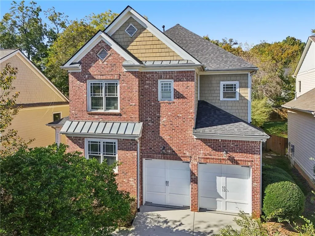 3236 Lynwood Drive Ne, Atlanta, Georgia 30319, 5 Bedrooms Bedrooms, ,4 BathroomsBathrooms,Residential,For Sale,3236 Lynwood Drive Ne,7663898