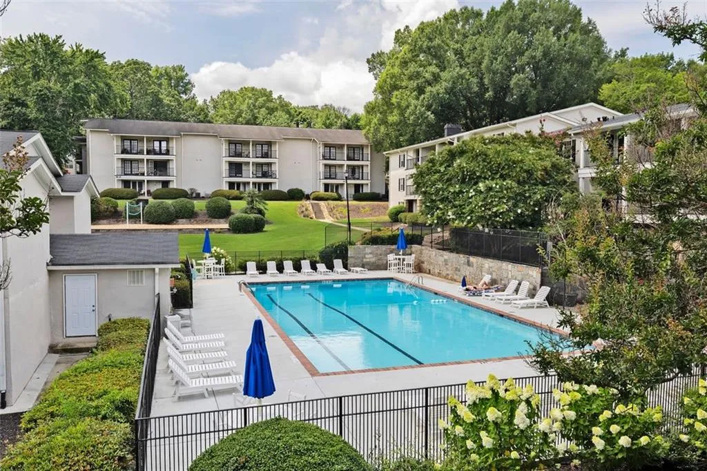 1150 Collier Road Nw Unit B5, Atlanta, Georgia 30318, 1 Bedroom Bedrooms, ,1 BathroomBathrooms,Residential,For Sale,1150 Collier Road Nw Unit B5,7667873