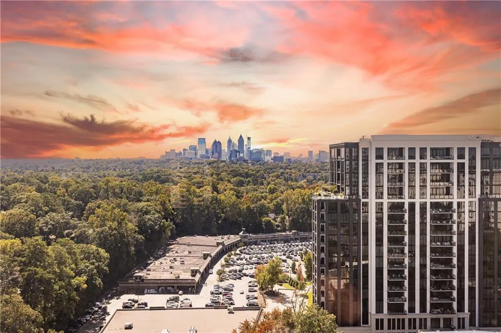 2479 Peachtree Road Ne Unit 1011, Atlanta, Georgia 30305, 1 Bedroom Bedrooms, ,1 BathroomBathrooms,Residential,For Sale,2479 Peachtree Road Ne Unit 1011,7667758