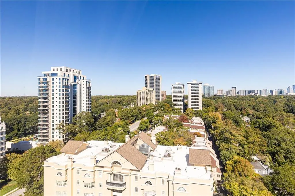 2479 Peachtree Road Ne Unit 1711, Atlanta, Georgia 30305, 1 Bedroom Bedrooms, ,1 BathroomBathrooms,Residential,For Sale,2479 Peachtree Road Ne Unit 1711,7667682