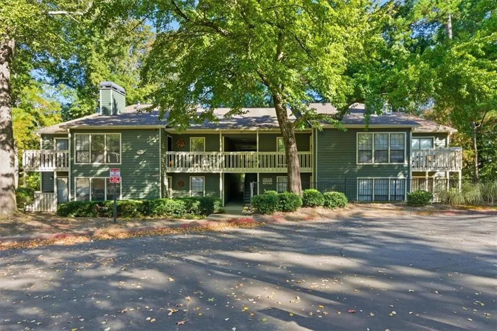 2607 Vinings Central Drive Se Unit 6, Atlanta, Georgia 30339, 2 Bedrooms Bedrooms, ,2 BathroomsBathrooms,Residential,For Sale,2607 Vinings Central Drive Se Unit 6,7669209