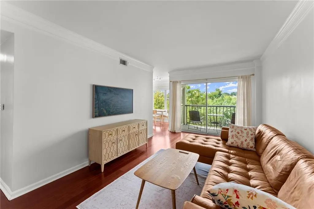 275 13th Street Ne Unit 502, Atlanta, Georgia 30309, 2 Bedrooms Bedrooms, ,1 BathroomBathrooms,Residential,For Sale,275 13th Street Ne Unit 502,7670181