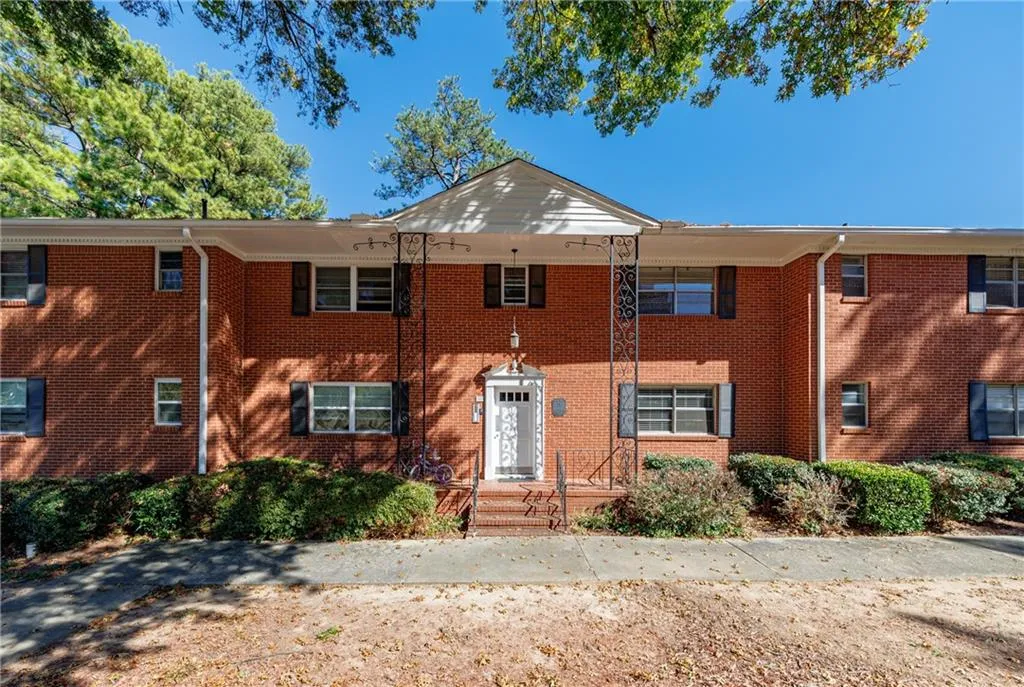 3660 Peachtree Road Ne Unit 2h, Atlanta, Georgia 30319, 2 Bedrooms Bedrooms, ,2 BathroomsBathrooms,Residential,For Sale,3660 Peachtree Road Ne Unit 2h,7669610 3660 Peachtree Road Ne Unit 2h, Atlanta, Georgia 30319, 2 Bedrooms Bedrooms, ,2 BathroomsBathrooms,Residential,For Sale,3660 Peachtree Road Ne Unit 2h,7669610