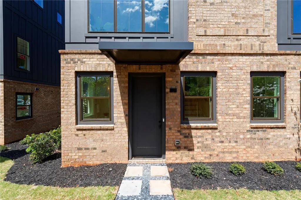 1127 Knight Walk, Atlanta, Georgia 30318, 2 Bedrooms Bedrooms, ,2 BathroomsBathrooms,Residential,Sold,1127 Knight Walk,7672177