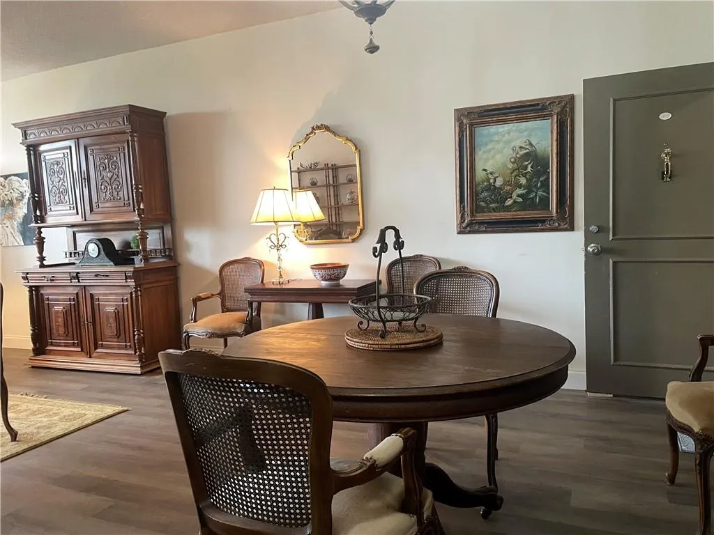 3060 Pharr Court North Nw Unit 417, Atlanta, Georgia 30305, 2 Bedrooms Bedrooms, ,1 BathroomBathrooms,Residential,For Sale,3060 Pharr Court North Nw Unit 417,7672793 3060 Pharr Court North Nw Unit 417, Atlanta, Georgia 30305, 2 Bedrooms Bedrooms, ,1 BathroomBathrooms,Residential,For Sale,3060 Pharr Court North Nw Unit 417,7672793