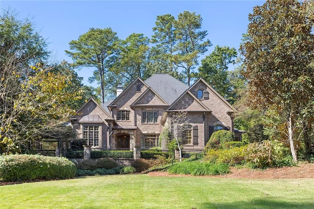 4750 Mystic Drive, Atlanta, Georgia 30342, 6 Bedrooms Bedrooms, ,5 BathroomsBathrooms,Residential,For Sale,4750 Mystic Drive,7671990