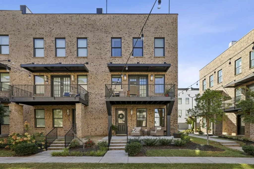 1024 Robert Smalls Way, Atlanta, Georgia 30318, 3 Bedrooms Bedrooms, ,3 BathroomsBathrooms,Residential,For Sale,1024 Robert Smalls Way,7673840