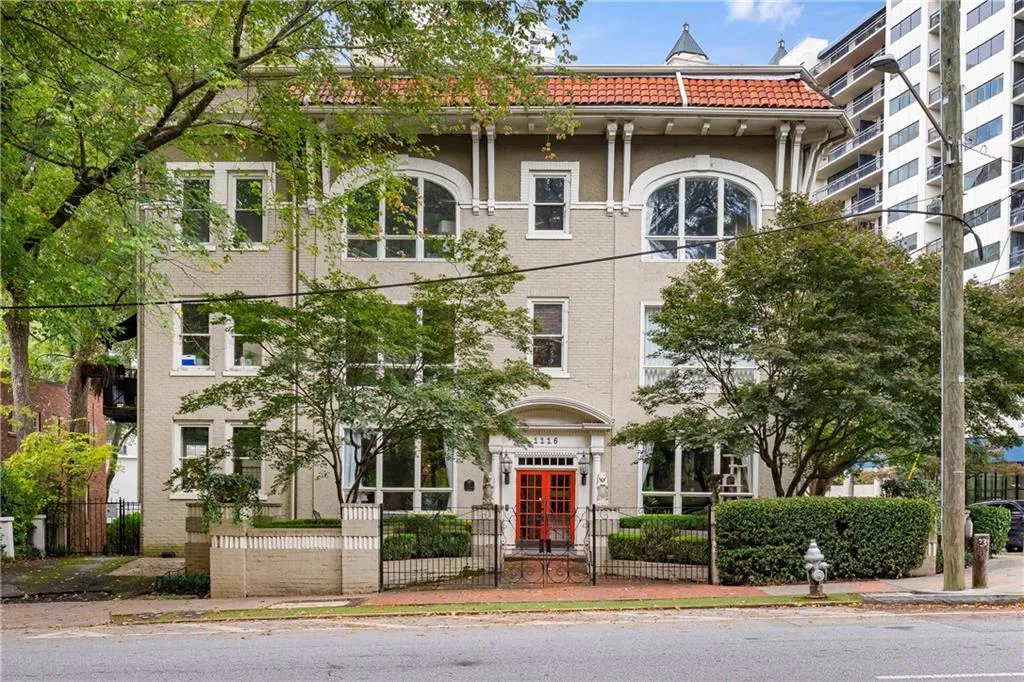 1116 Piedmont Avenue Ne Unit 10, Atlanta, Georgia 30309, 2 Bedrooms Bedrooms, ,2 BathroomsBathrooms,Residential,For Sale,1116 Piedmont Avenue Ne Unit 10,7672670
