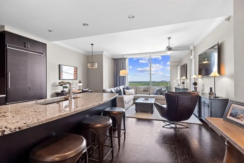 3630 Peachtree Road Ne Unit 1909, Atlanta, Georgia 30326, 1 Bedroom Bedrooms, ,1 BathroomBathrooms,Residential,For Sale,3630 Peachtree Road Ne Unit 1909,7675496