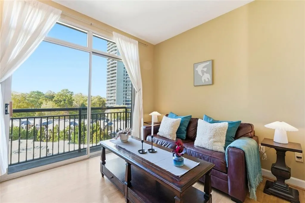 2626 Peachtree Road Nw Unit 1006, Atlanta, Georgia 30305, 1 Bedroom Bedrooms, ,1 BathroomBathrooms,Residential,For Sale,2626 Peachtree Road Nw Unit 1006,7677483