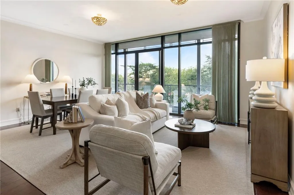 2233 Peachtree Road Ne Unit 503, Atlanta, Georgia 30309, 2 Bedrooms Bedrooms, 0 ,2 BathroomsBathrooms,Residential,For Sale,2233 Peachtree Road Ne Unit 503,7680888