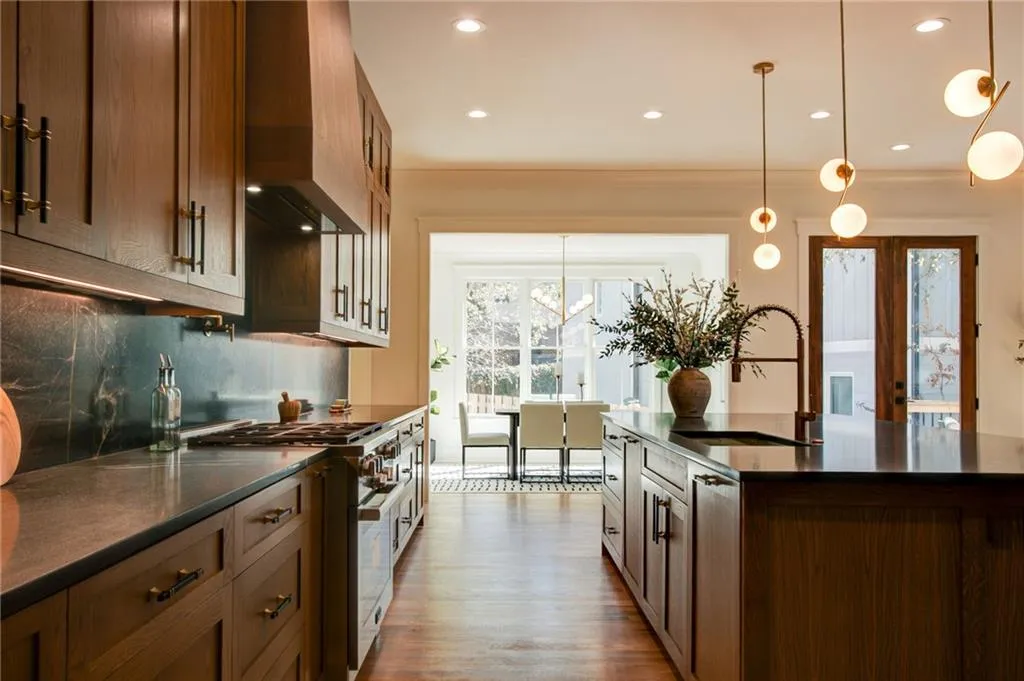 581 Sherwood Road Ne, Atlanta, Georgia 30324, 7 Bedrooms Bedrooms, ,5 BathroomsBathrooms,Residential,For Sale,581 Sherwood Road Ne,7681588