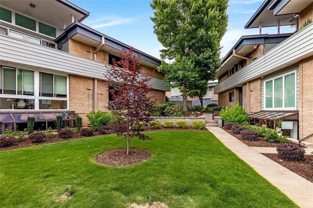 4345 Chastain Walk Ne Unit 45, Atlanta, Georgia 30342, 2 Bedrooms Bedrooms, ,2 BathroomsBathrooms,Residential,For Sale,4345 Chastain Walk Ne Unit 45,7682791