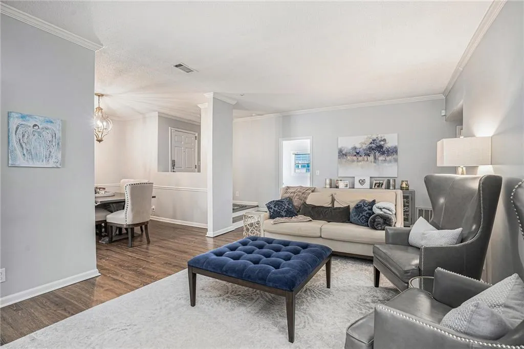 5245 Chemin De Vie, Atlanta, Georgia 30342, 2 Bedrooms Bedrooms, ,2 BathroomsBathrooms,Residential,For Sale,5245 Chemin De Vie,7684873