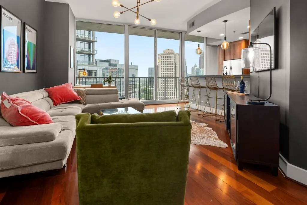 1080 Peachtree Street Ne Unit 2108, Atlanta, Georgia 30309, 1 Bedroom Bedrooms, ,1 BathroomBathrooms,Residential,For Sale,1080 Peachtree Street Ne Unit 2108,7685791