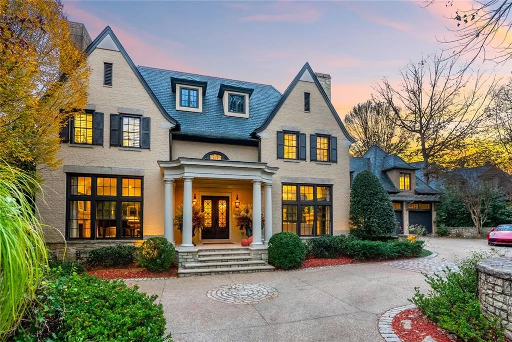 675 W Paces Ferry Road Nw Unit 13, Atlanta, Georgia 30327, 5 Bedrooms Bedrooms, ,5 BathroomsBathrooms,Residential,For Sale,675 W Paces Ferry Road Nw Unit 13,7686980