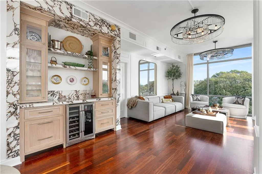 905 Juniper Street Ne Unit 705, Atlanta, Georgia 30309, 2 Bedrooms Bedrooms, ,2 BathroomsBathrooms,Residential,For Sale,905 Juniper Street Ne Unit 705,7686115