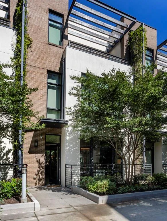 721 Longleaf Drive Ne Unit 3, Atlanta, Georgia 30342, 3 Bedrooms Bedrooms, ,3 BathroomsBathrooms,Residential,For Sale,721 Longleaf Drive Ne Unit 3,7687399