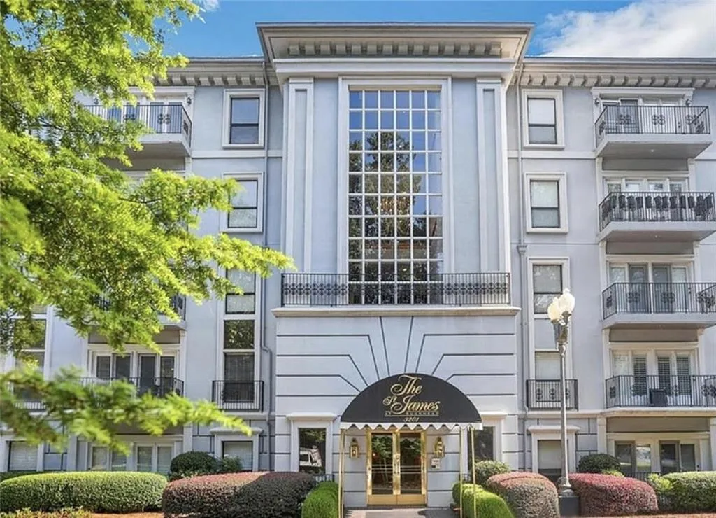 3201 Lenox Road Ne Unit 19, Atlanta, Georgia 30324, 2 Bedrooms Bedrooms, ,2 BathroomsBathrooms,Residential,For Sale,3201 Lenox Road Ne Unit 19,7679861