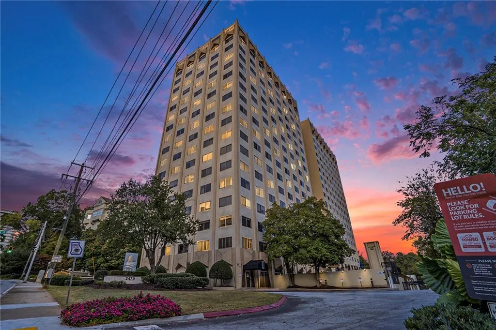 2479 Peachtree Road Ne Unit 708, Atlanta, Georgia 30305, 1 Bedroom Bedrooms, ,1 BathroomBathrooms,Residential,For Sale,2479 Peachtree Road Ne Unit 708,7672297