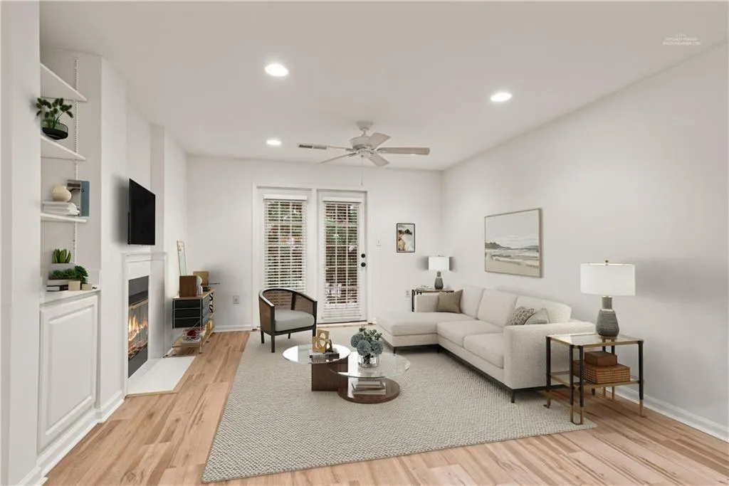 3655 Habersham Road Ne Unit 120, Atlanta, Georgia 30305, 1 Bedroom Bedrooms, 0 ,1 BathroomBathrooms,Residential,For Sale,3655 Habersham Road Ne Unit 120,7690255