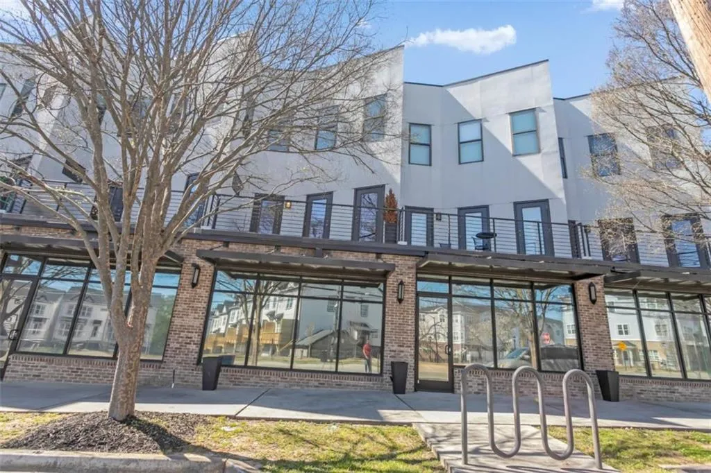 2030 Main Street Unit 204, Atlanta, Georgia 30318, 2 Bedrooms Bedrooms, ,2 BathroomsBathrooms,Residential,For Sale,2030 Main Street Unit 204,7691225