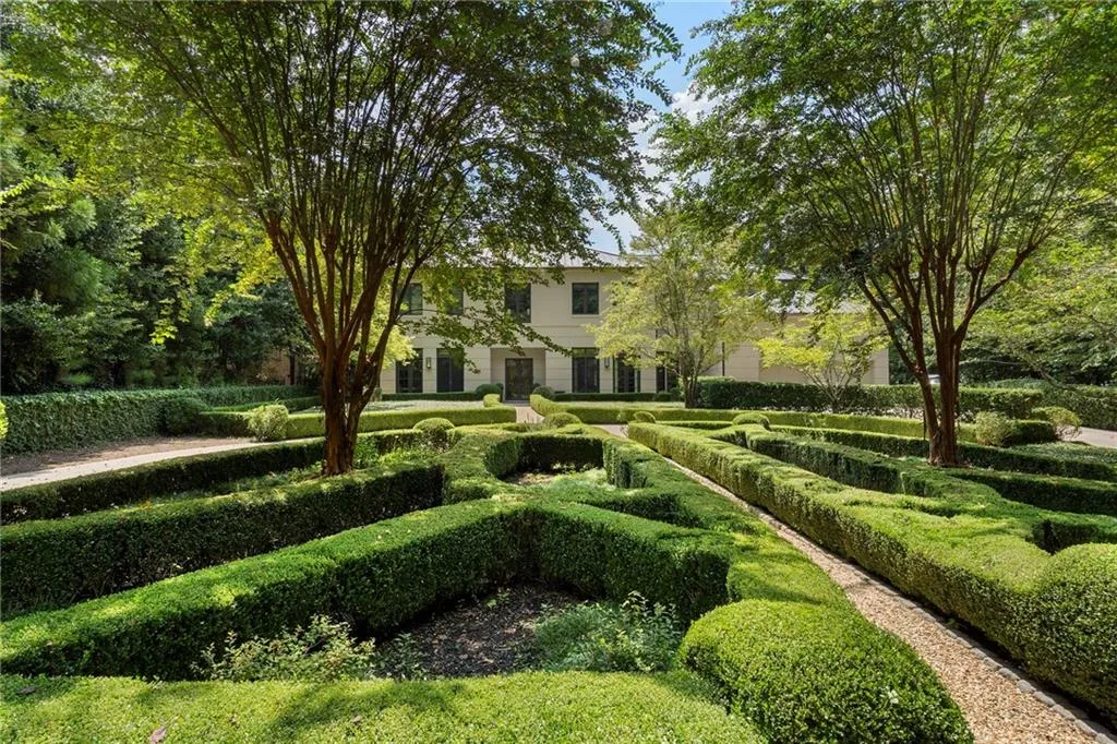 1500 West Wesley Road Nw, Atlanta, Georgia 30327, 5 Bedrooms Bedrooms, ,6 BathroomsBathrooms,Residential,For Sale,1500 West Wesley Road Nw,7639052