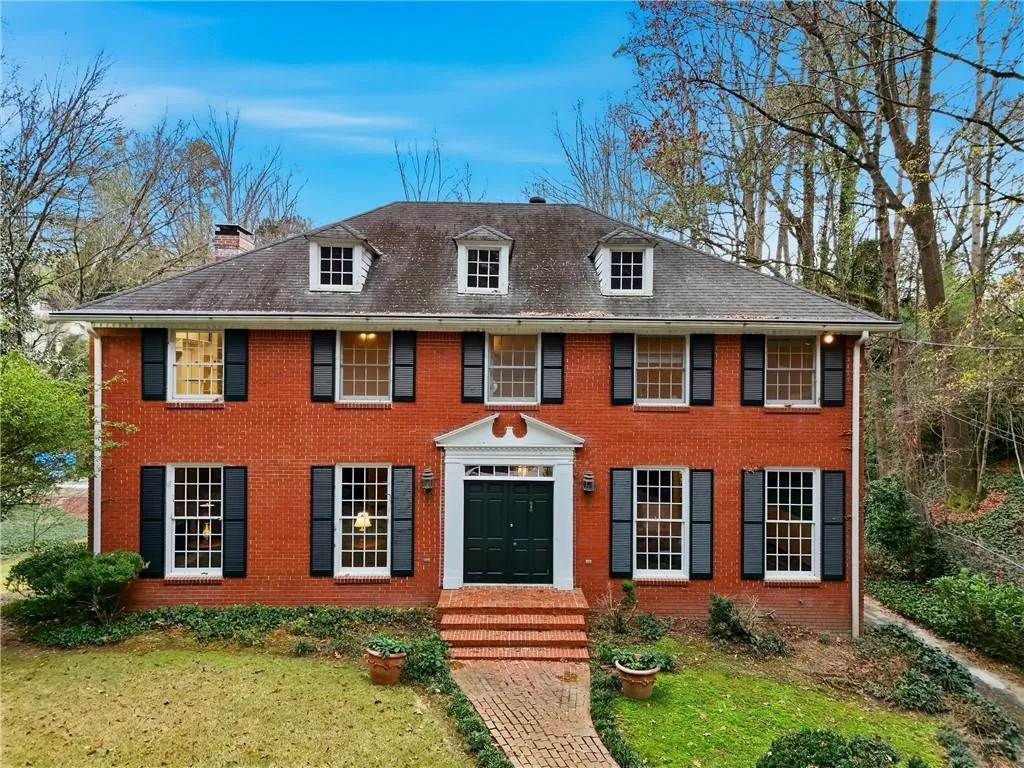 956 W Wesley Road Nw, Atlanta, Georgia 30327, 5 Bedrooms Bedrooms, ,4 BathroomsBathrooms,Residential,For Sale,956 W Wesley Road Nw,7692068