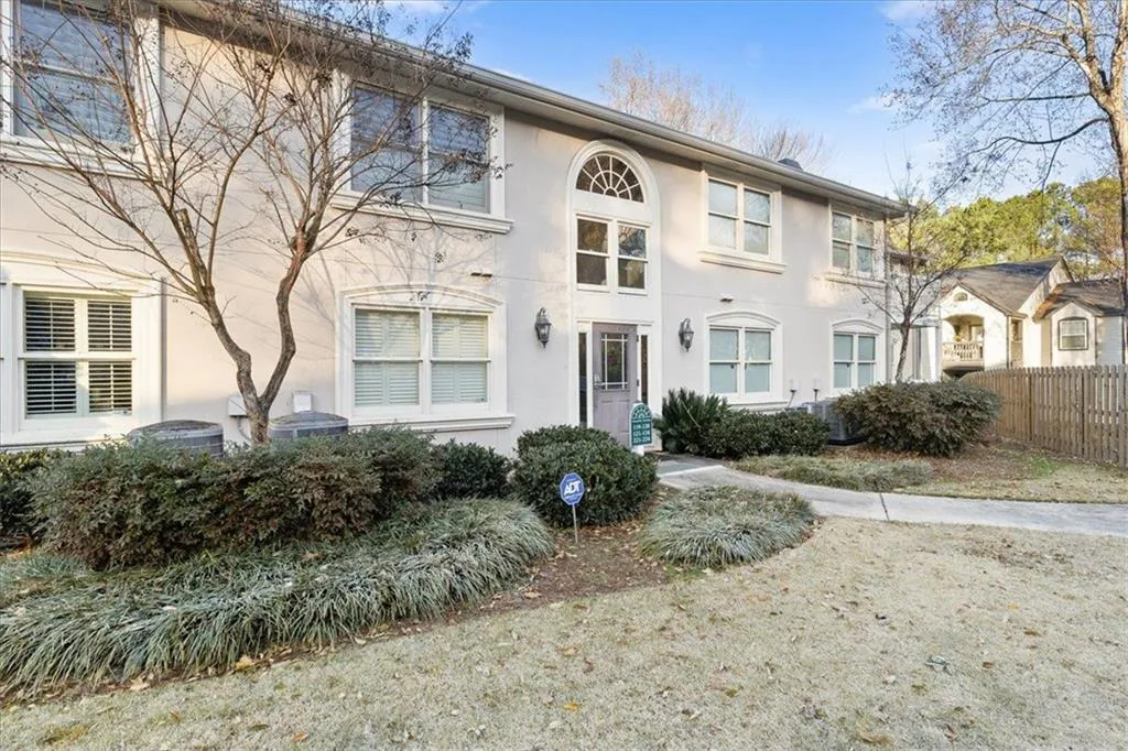 1538 Chantilly Drive Ne Unit 119, Atlanta, Georgia 30324, 2 Bedrooms Bedrooms, 0 ,2 BathroomsBathrooms,Residential,For Sale,1538 Chantilly Drive Ne Unit 119,7694193
