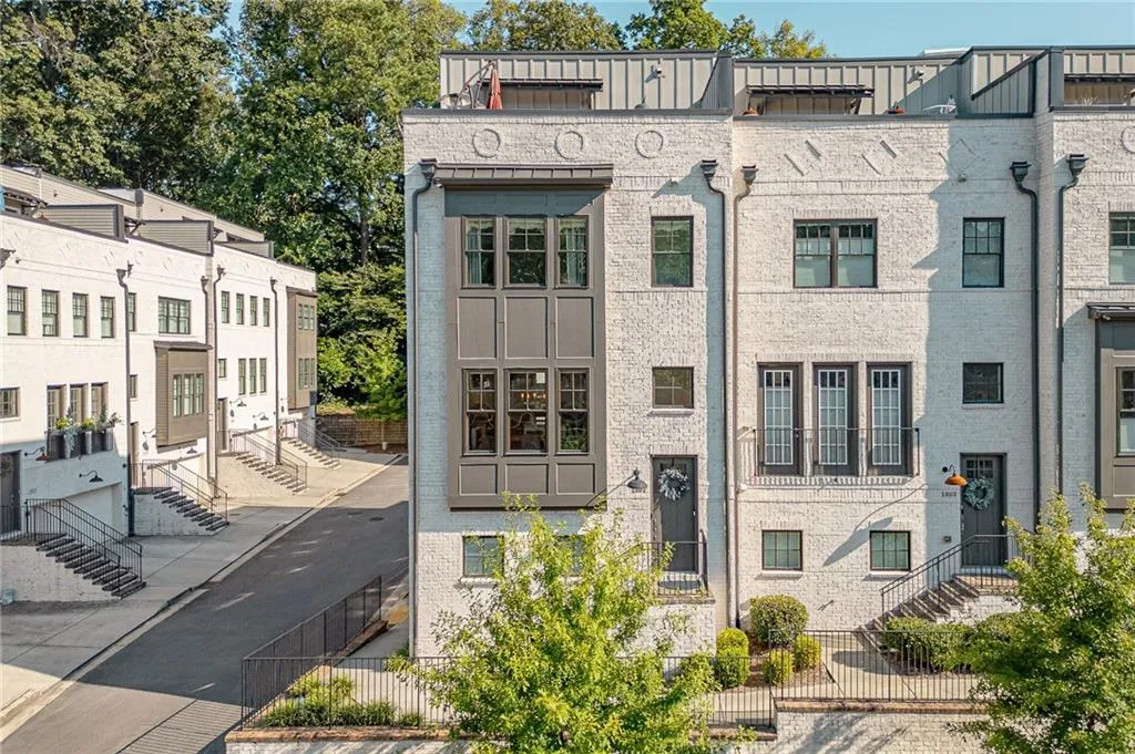 1801 Huntington Hills Lane Nw, Atlanta, Georgia 30309, 4 Bedrooms Bedrooms, 0 ,4 BathroomsBathrooms,Residential,For Sale,1801 Huntington Hills Lane Nw,7697534