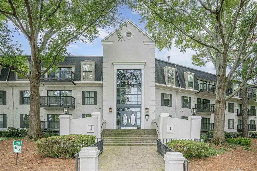 1118 Pine Heights Drive, Atlanta, Georgia 30324, 2 Bedrooms Bedrooms, 0 ,2 BathroomsBathrooms,Residential,For Sale,1118 Pine Heights Drive,7697232