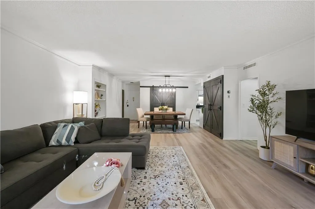 3648 Peachtree Road Ne Unit 1a, Atlanta, Georgia 30319, 2 Bedrooms Bedrooms, 0 ,2 BathroomsBathrooms,Residential,For Sale,3648 Peachtree Road Ne Unit 1a,7679835 3648 Peachtree Road Ne Unit 1a, Atlanta, Georgia 30319, 2 Bedrooms Bedrooms, 0 ,2 BathroomsBathrooms,Residential,For Sale,3648 Peachtree Road Ne Unit 1a,7679835